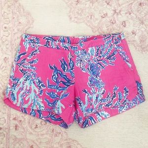 Lilly Pulitzer Coral Print 3” inseam Shorts 0